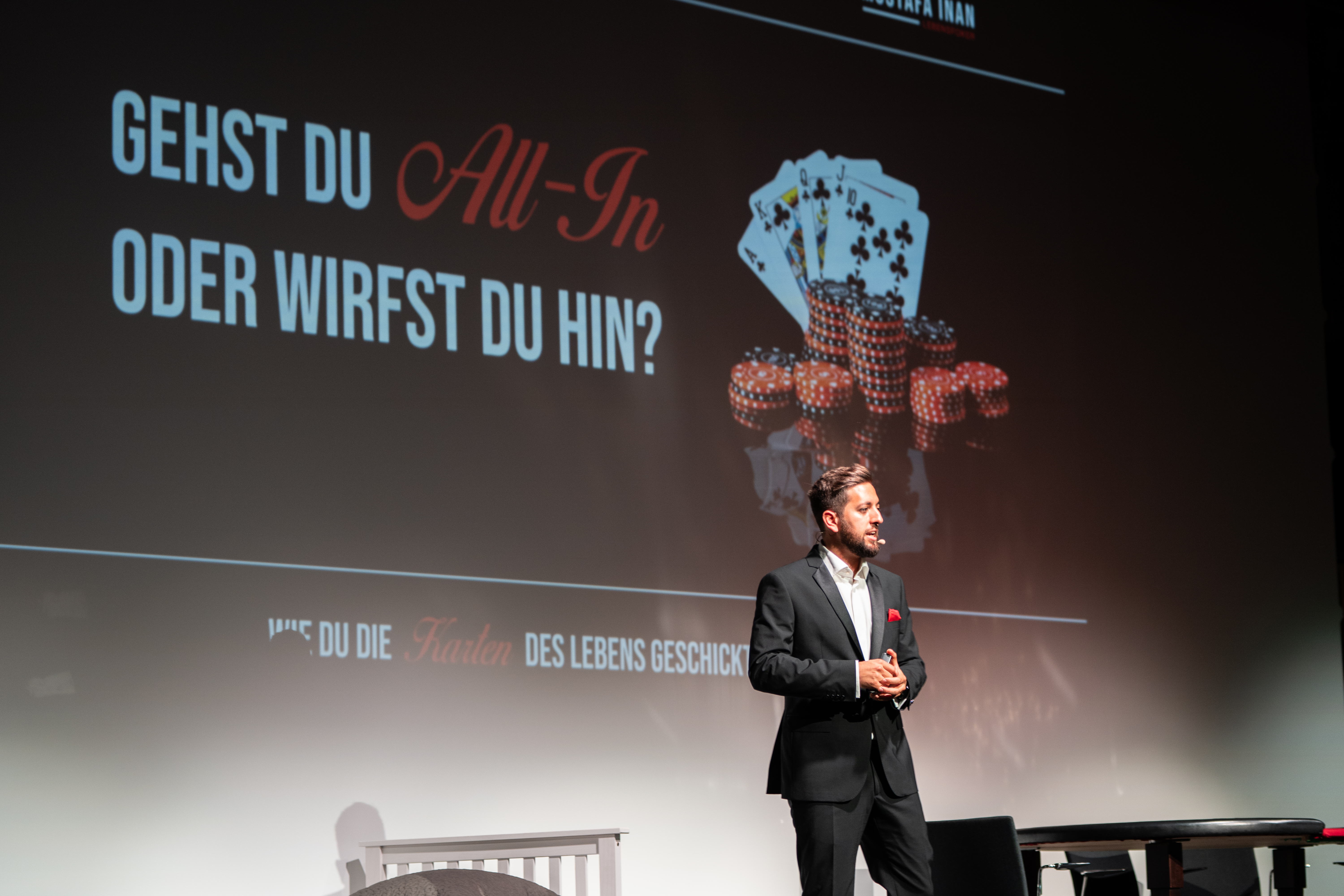 Mustafa Inan auf der Bühne